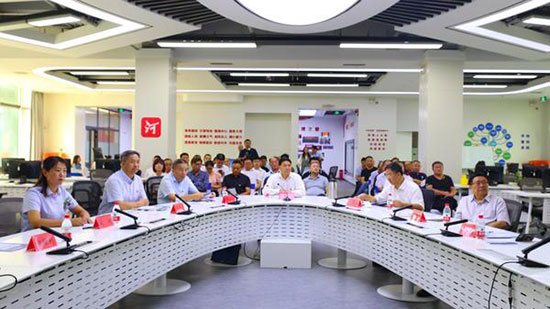 �����r�������L���������r