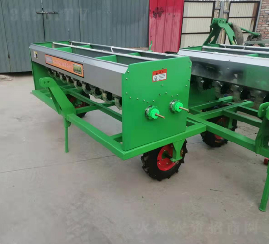 雙箱撒肥機-興華農業機械